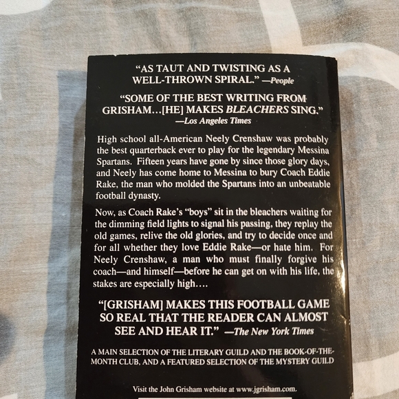 John Grisham's BLEACHERS paperback book 2003 edition - Picture 5 of 8
